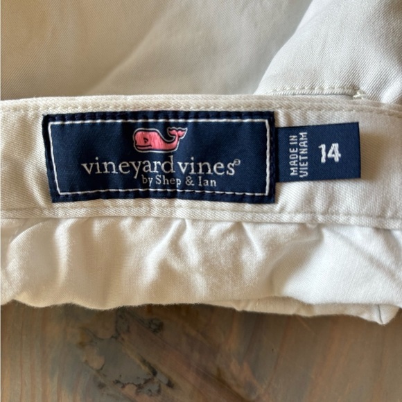 Vineyard Vines Boy’s 9” Breaker Short in Stone Size 14 - Picture 3 of 6